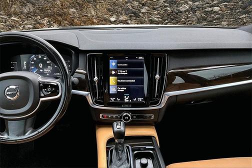 2018 Volvo S90 T5 Momentum