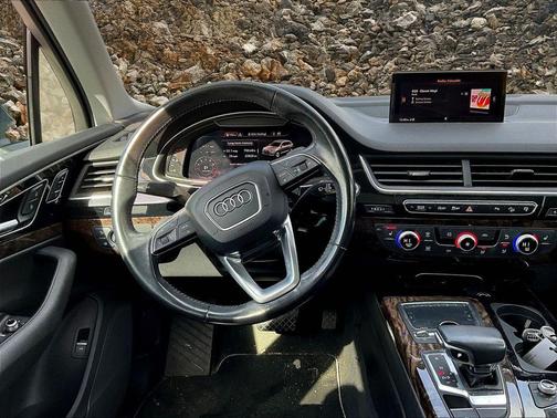 2017 Audi Q7 3.0T Premium