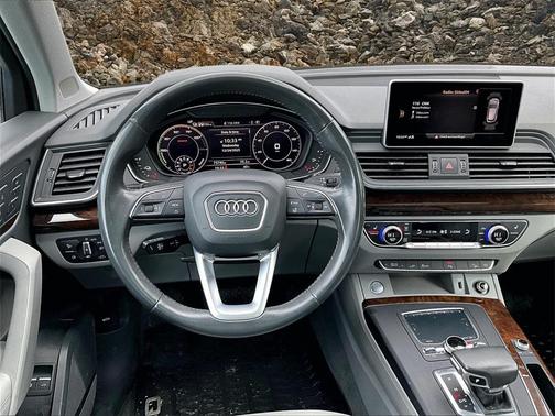 2020 Audi Q5 Premium Plus 55 TFSI e quattro S tronic