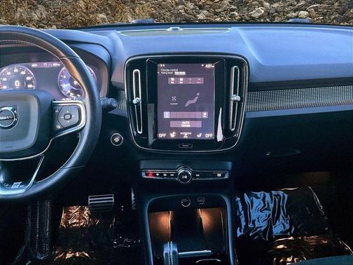 2020 Volvo XC40 T5 R-Design