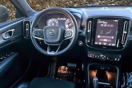 2020 Volvo XC40 T5 R-Design