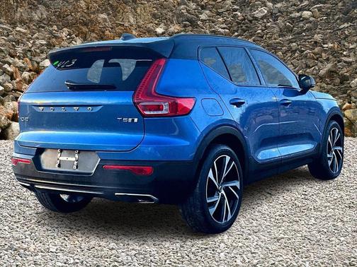 2020 Volvo XC40 T5 R-Design