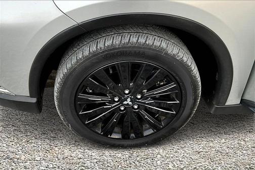 2020 Mitsubishi Outlander SE