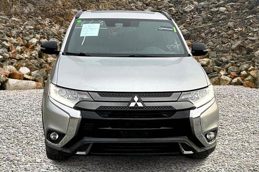 2020 Mitsubishi Outlander SE