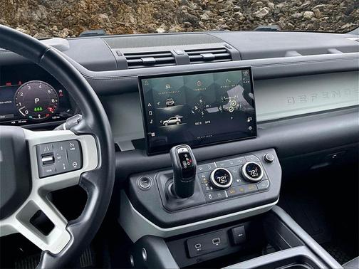 2024 Land Rover Defender 110 P500 SE