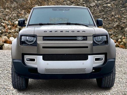 2024 Land Rover Defender 110 P500 SE