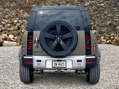 2024 Land Rover Defender 110 P500 SE