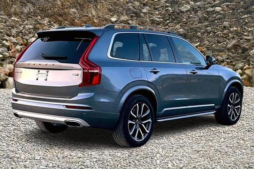 2019 Volvo XC90 T6 Momentum