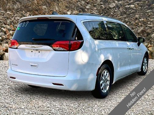 Bright White Clearcoat 2021 Chrysler Voyager LXI