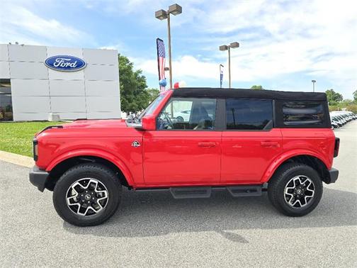 2024 Ford Bronco Outer Banks