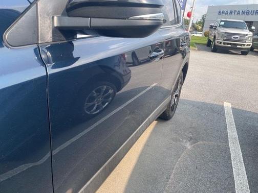 2017 Toyota RAV4 SE