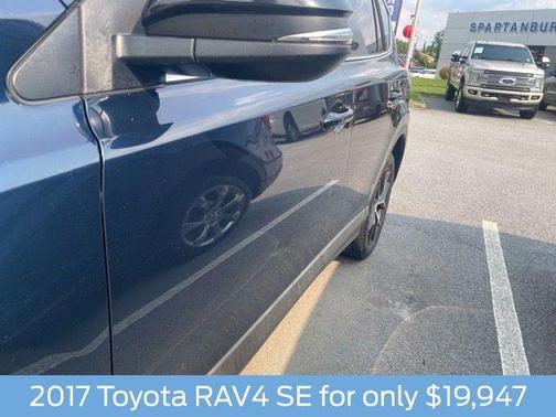 2017 Toyota RAV4 SE
