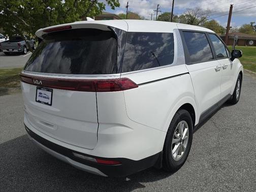 2024 Kia Carnival LX
