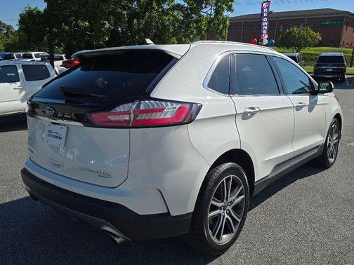 2020 Ford Edge Titanium