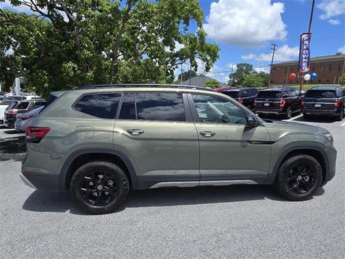 2024 Volkswagen Atlas 2.0T SE w/Technology 4MOTION