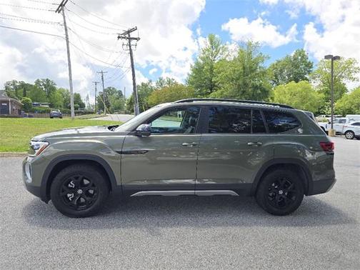 2024 Volkswagen Atlas 2.0T SE w/Technology 4MOTION