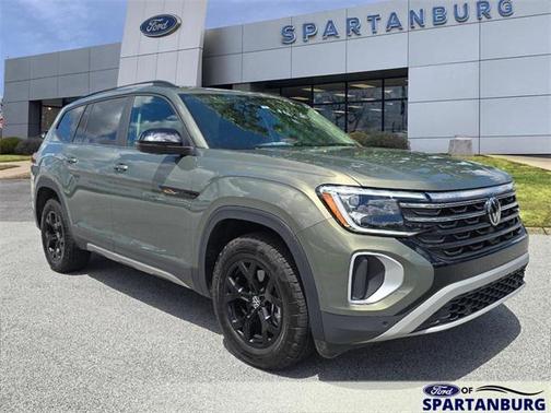 2024 Volkswagen Atlas 2.0T SE w/Technology 4MOTION