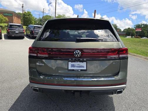 2024 Volkswagen Atlas 2.0T SE w/Technology 4MOTION