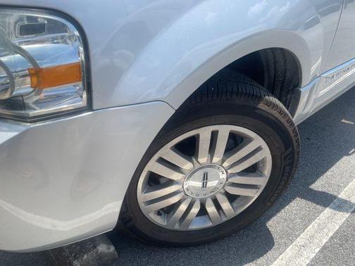 2013 Lincoln Navigator Base