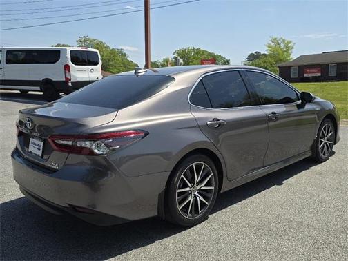 2021 Toyota Camry Hybrid XLE