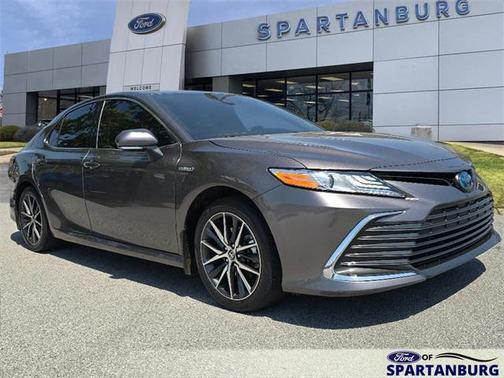 2021 Toyota Camry Hybrid XLE