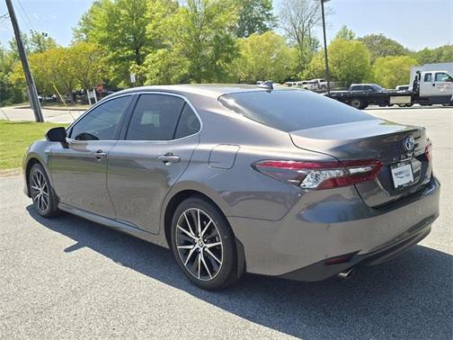 2021 Toyota Camry Hybrid XLE
