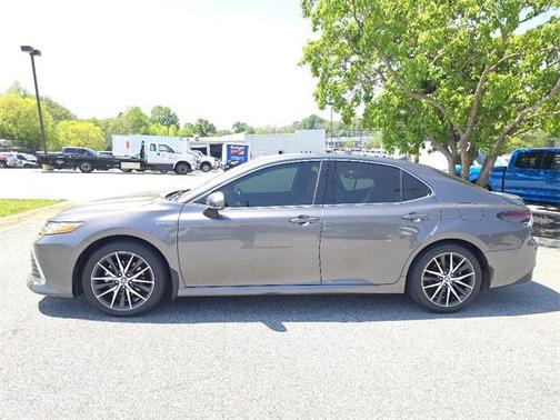 2021 Toyota Camry Hybrid XLE