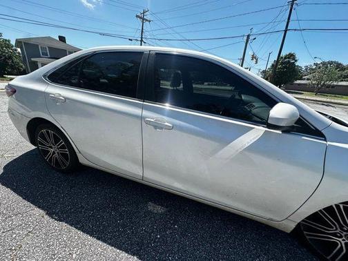 2016 Toyota Camry SE w/Special Edition Pkg