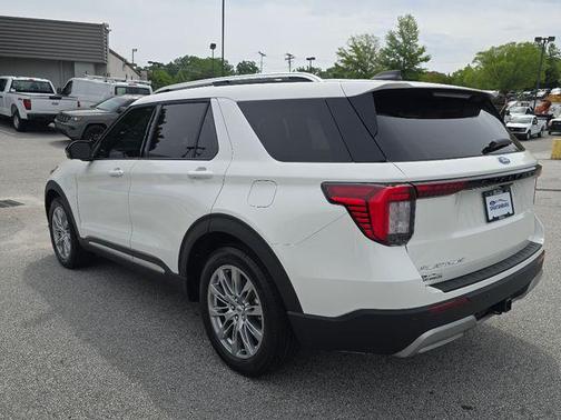 2025 Ford Explorer Platinum