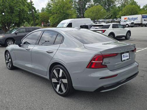 2024 Volvo S60 Recharge Plug-In Hybrid T8 Plus Dark Theme
