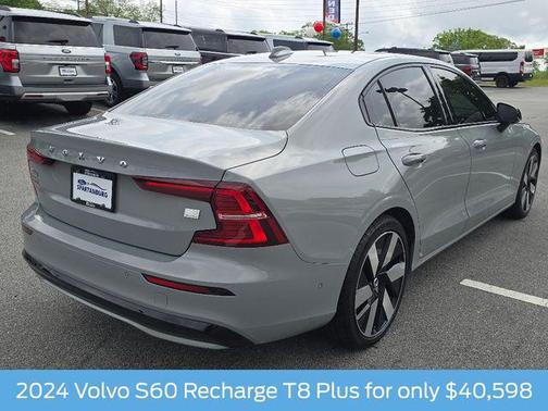 2024 Volvo S60 Recharge Plug-In Hybrid T8 Plus Dark Theme