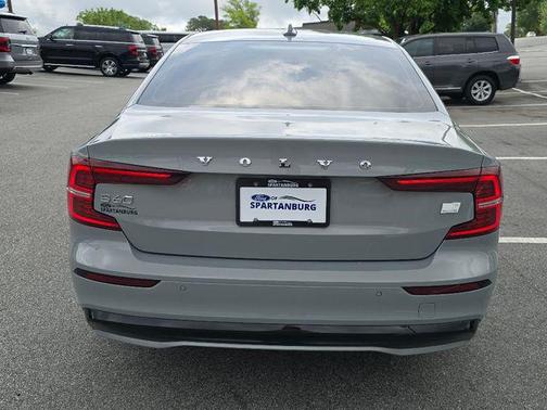 2024 Volvo S60 Recharge Plug-In Hybrid T8 Plus Dark Theme
