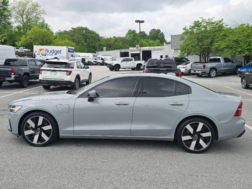 2024 Volvo S60 Recharge Plug-In Hybrid T8 Plus Dark Theme