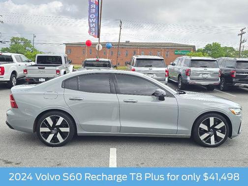 2024 Volvo S60 Recharge Plug-In Hybrid T8 Plus Dark Theme