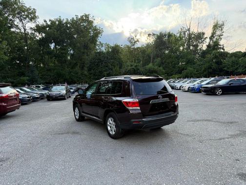 2011 Toyota Highlander SE