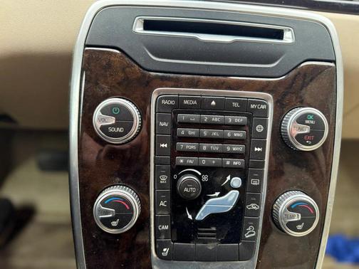 2016 Volvo XC70 T5 Premier