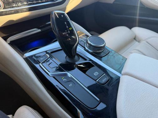 2017 BMW 530 530i Sedan 4D