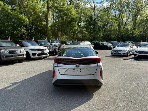 Classic Silver Metallic 2017 Toyota Prius Prime Premium