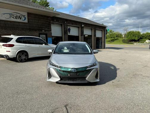 Classic Silver Metallic 2017 Toyota Prius Prime Premium