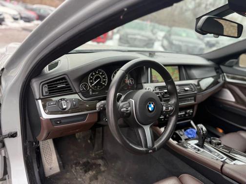 2015 BMW 550 550i Sedan 4D