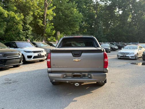 Gray 2008 Chevrolet Avalanche 1500 LTZ