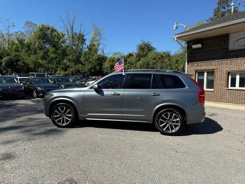 2018 Volvo XC90 T6 Momentum
