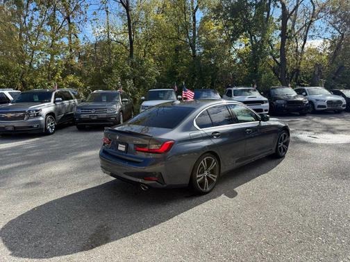 2019 BMW 330 i