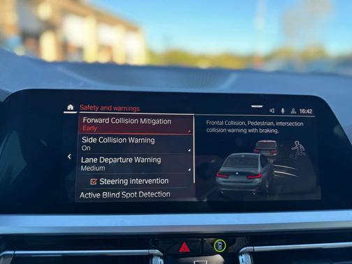 2019 BMW 330 i