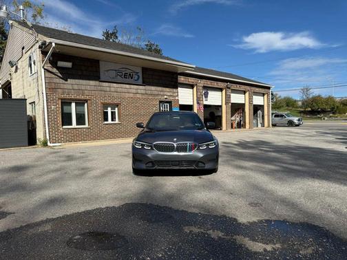 2019 BMW 330 i