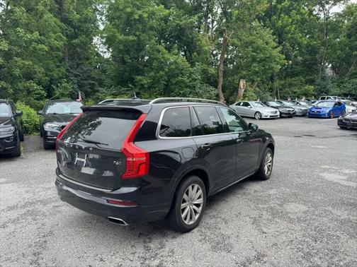 2016 Volvo XC90 T6 Momentum