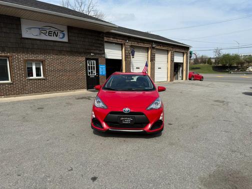 2017 Toyota Prius c Two