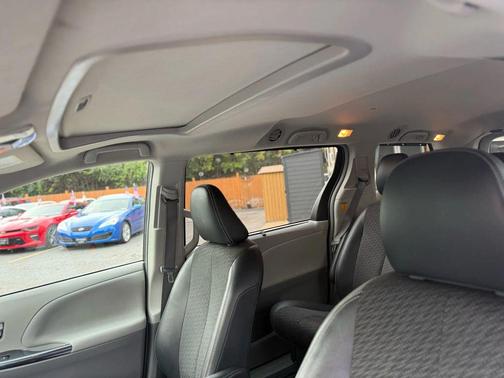 2013 Toyota Sienna SE