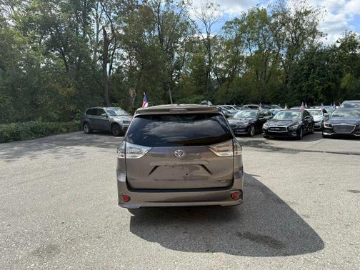 2013 Toyota Sienna SE