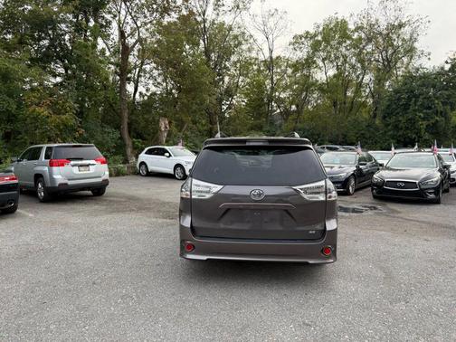 2013 Toyota Sienna SE